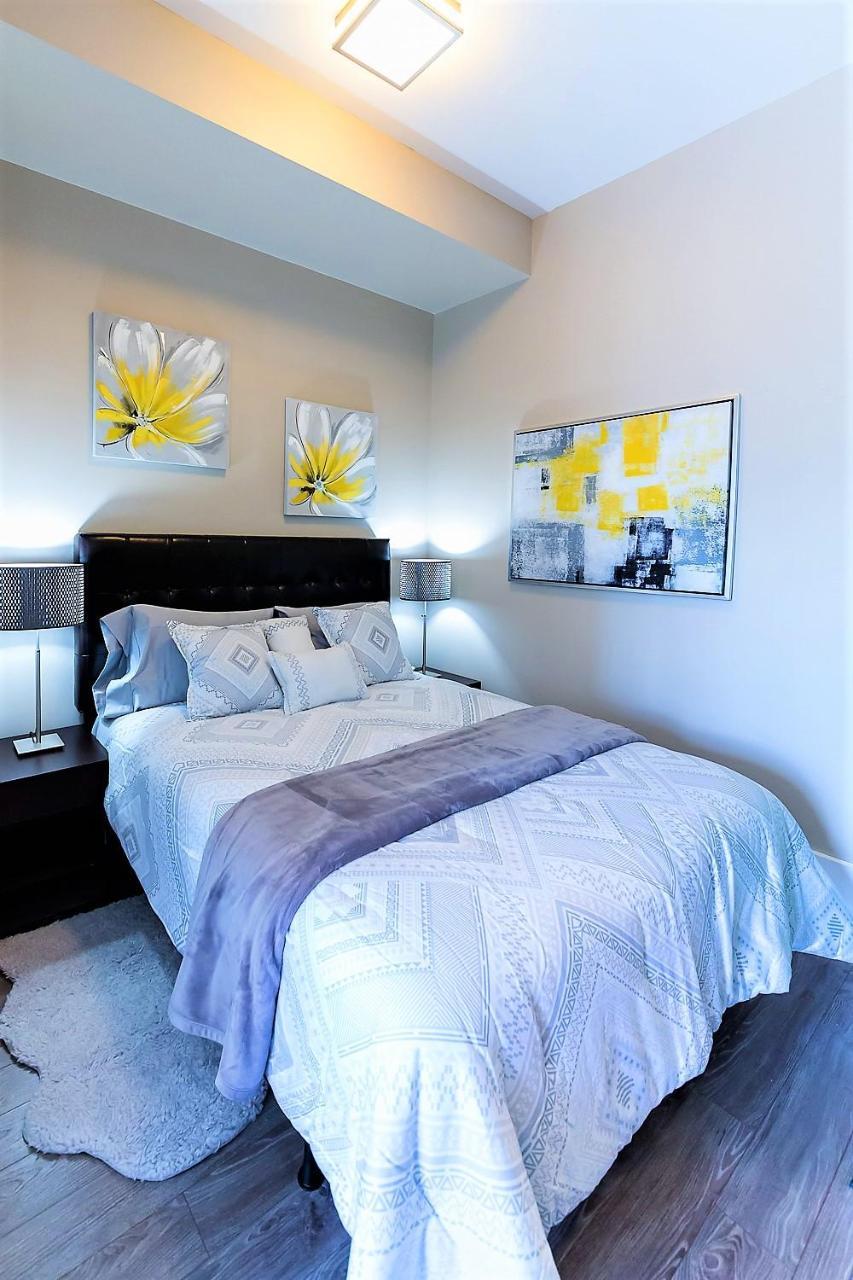 Upscale Suite At Cn Tower, Metro Convention & Rogers Centre โตรอนโต ภายนอก รูปภาพ