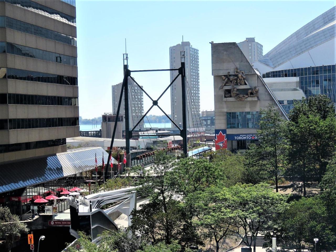 Upscale Suite At Cn Tower, Metro Convention & Rogers Centre โตรอนโต ภายนอก รูปภาพ